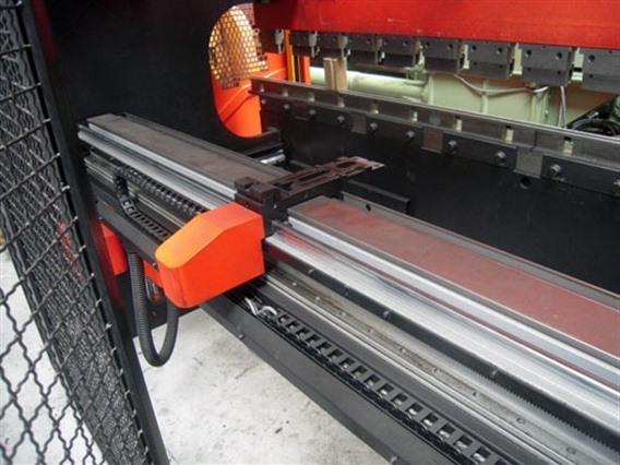 Amada HFE 100T x 3000 CNC 8 axes