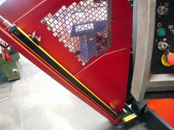 Amada HFE 100T x 3000 CNC 8 axes