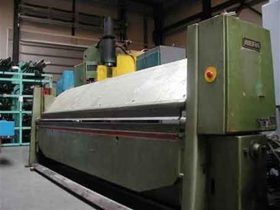 Hera UM 111