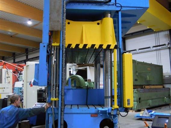 Gigant 400 T