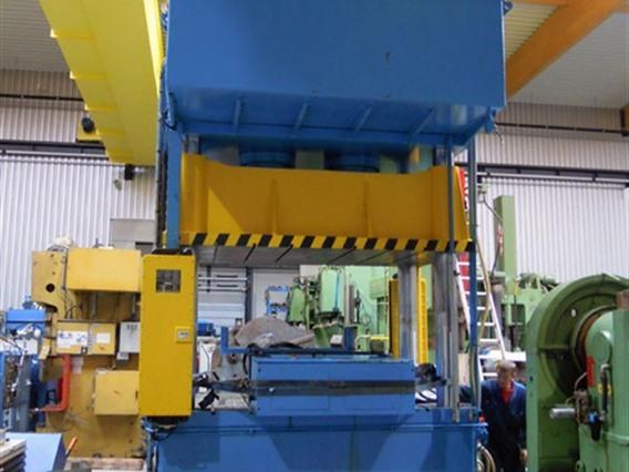 Gigant 400 T