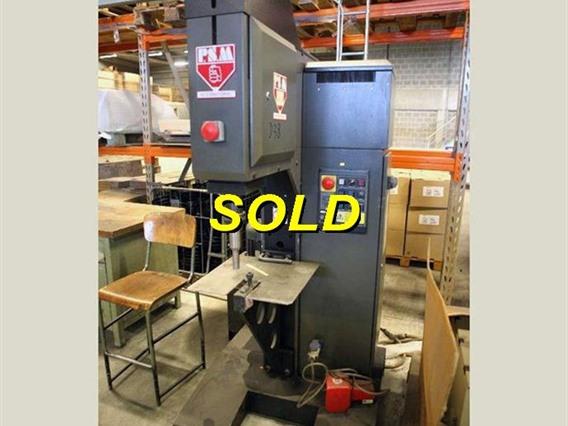 PSM Uniclinch insertion machine
