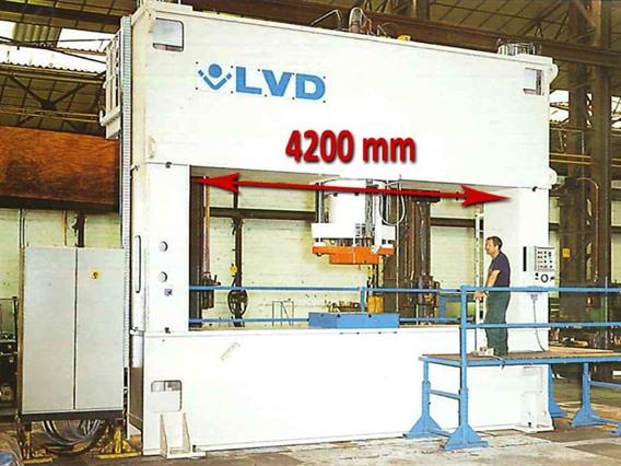 LVD 600 ton Dish end forming press