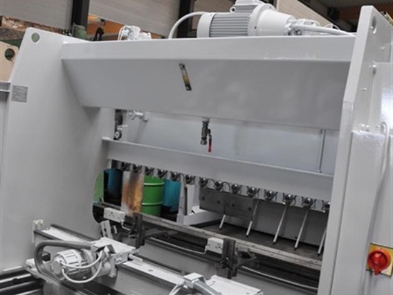 LVD PPEB 50T x 2500 mm CNC