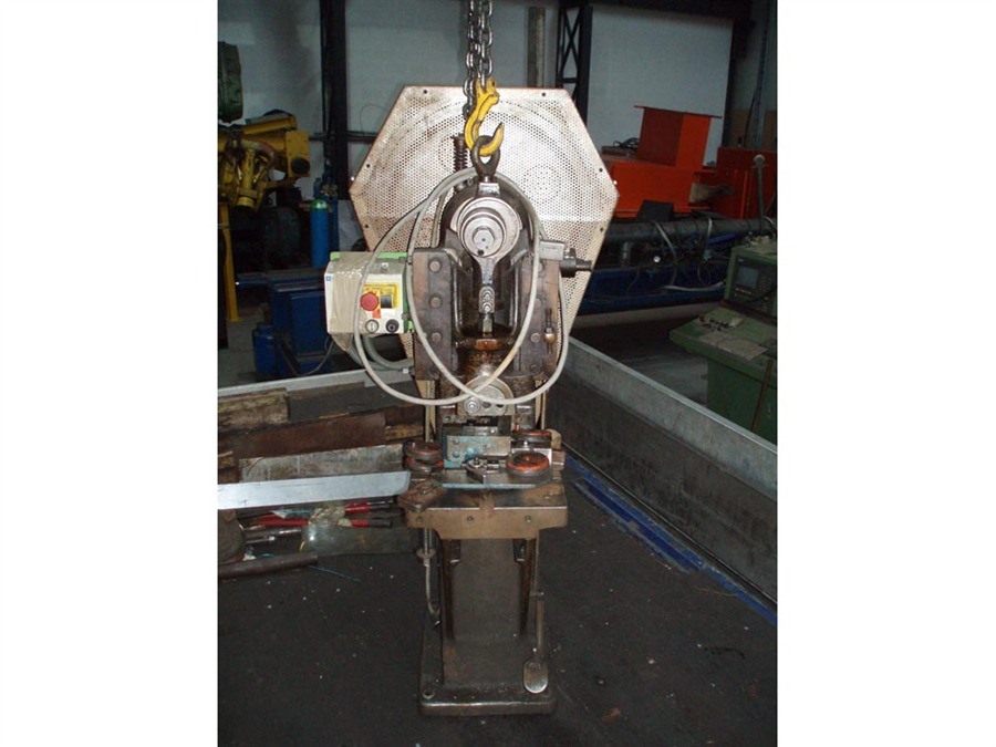 D'Occasion Presses a excentrique a col de cygne, Raskin - 22 ton N° 6546