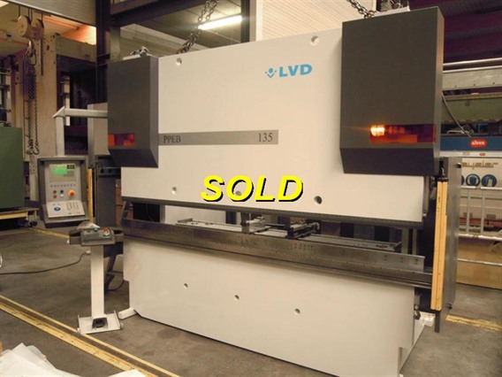 LVD PPEB 135T x 3000 CAD CNC