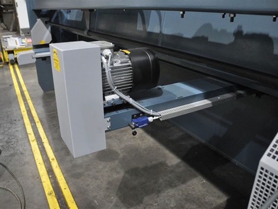 Durma SB 4006 NT 4100 x 6 mm CNC