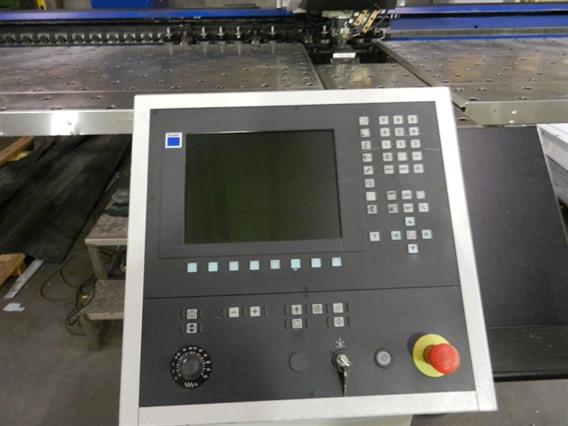 Trumpf TruPunch 3000 large format
