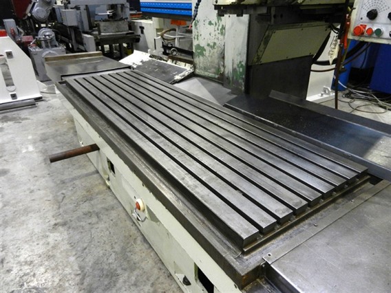 Huron SXB726 X: 2500 - Y: 730 - Z: 1200 mm CNC