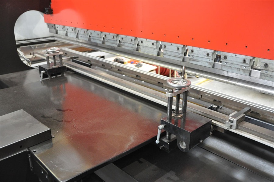 Promecam Rc80 Gebruikte Hydraulische kantbanken & Hydraulische plooibanken, Amada ...