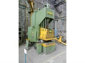 LVD EMC 200 ton, C-frame enkelkolompersen