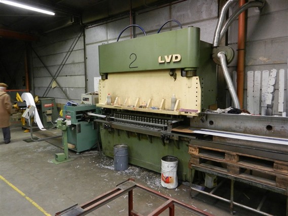 Dimeco decoil./ straight/ feeder LVD punchpress