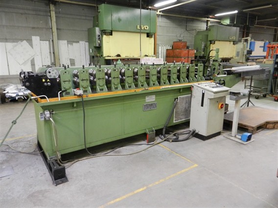 Dimeco decoil./ straight LVD punchpress + rollforming