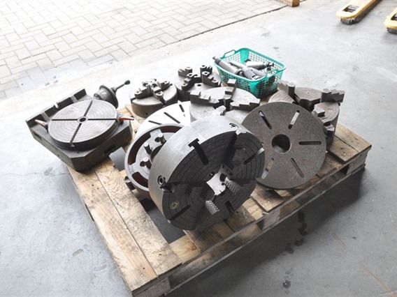 Various steadies for lathes 