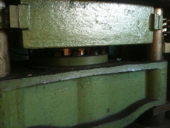 Emidecau press 400 ton