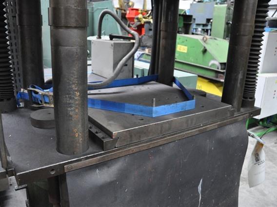 Emidecau press 400 ton