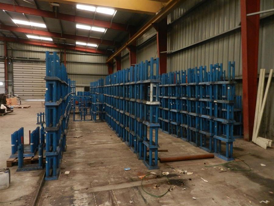 Used Storage & retrievel systems / Containers, Stacking rack system ...