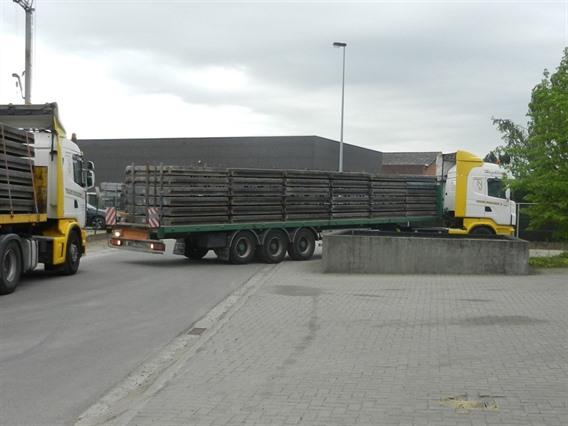 Manufacturing concrete slabs Stelcon