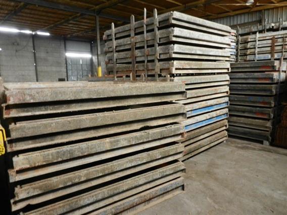 Manufacturing concrete slabs Stelcon