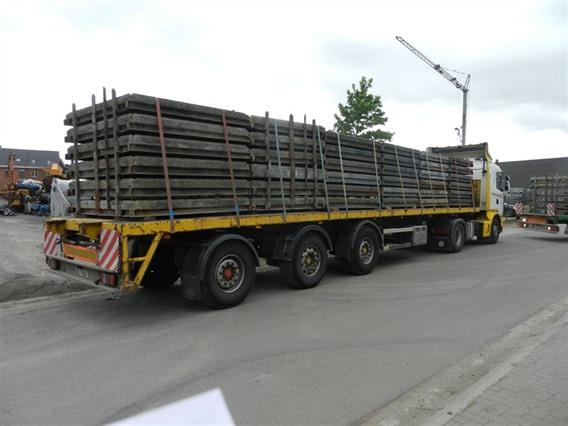 Manufacturing concrete slabs Stelcon