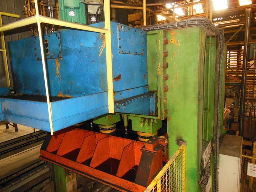 Used Warm & cold flow forming presses, Becker panel press - 650 ton N° 7910