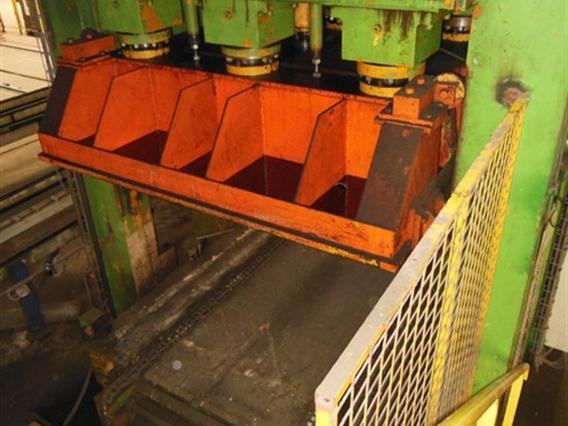 Becker panel press 650 ton