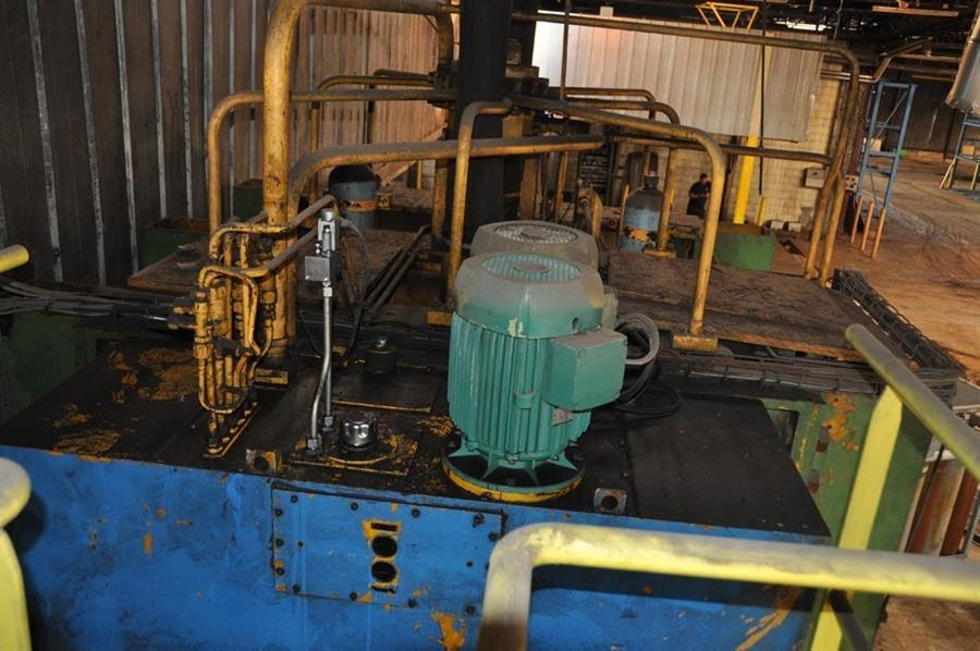 Used Warm & cold flow forming presses, Becker panel press - 650 ton N° 7910