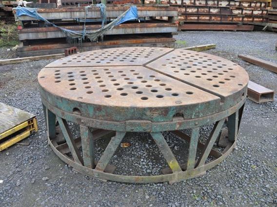 Round table Ø 2400 mm