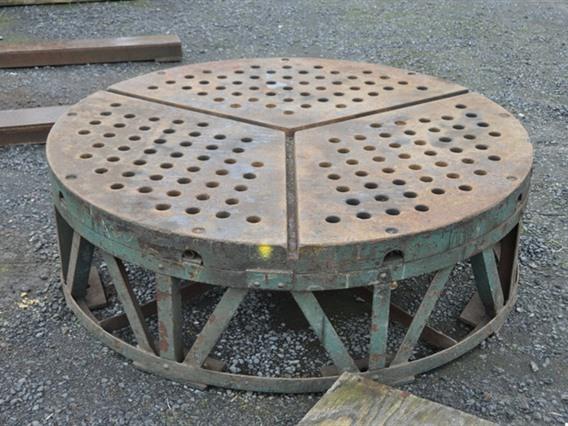 Round table Ø 2400 mm