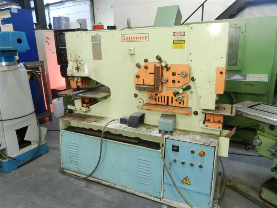D'Occasion Machines a poinconner & estamper pour tole legere, Sunrise ...