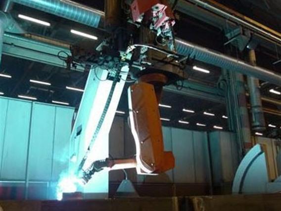 Cloos Romat 310 welding robot for big pieces