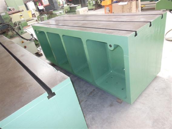 Clamping table 2600 x 900 x 1000mm