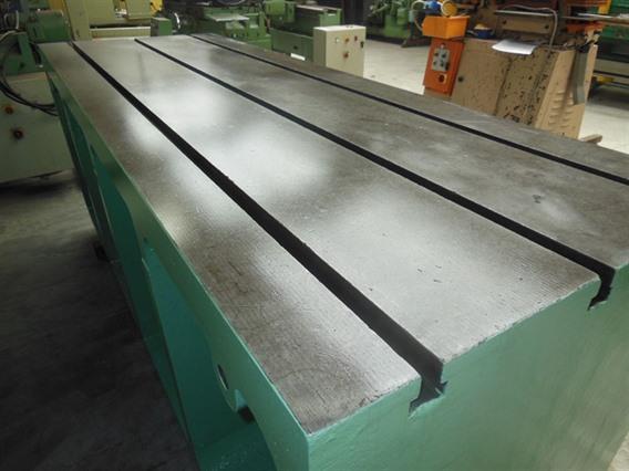 Clamping table 2600 x 900 x 1000mm