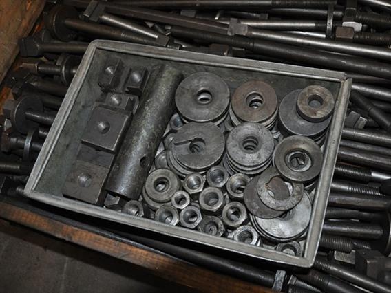 Clamping elements for workpieces