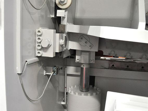 LVD HST-E 3100 x 16 mm CNC