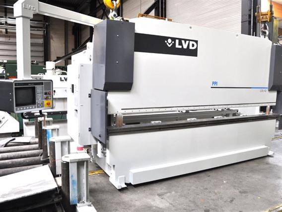 LVD PPEB 135 ton x 4270 mm CNC