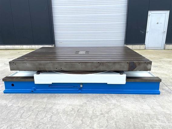 Cornac turntable 3000 x 2000 mm