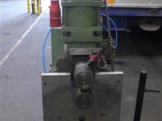 Hyllus 300 beading machine