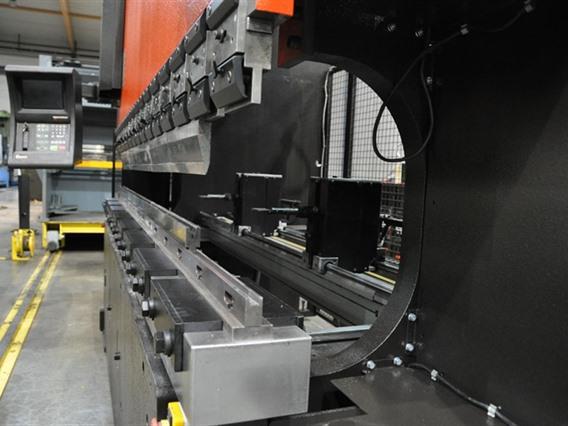 Amada Promecam HFBO 220 ton x 3100 mm CNC