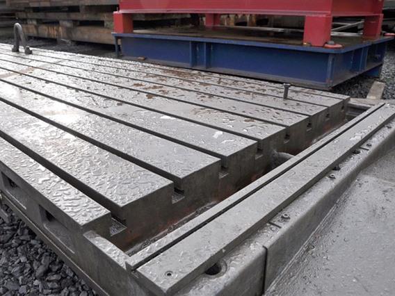 T-slot Table 8000 x 1350 mm