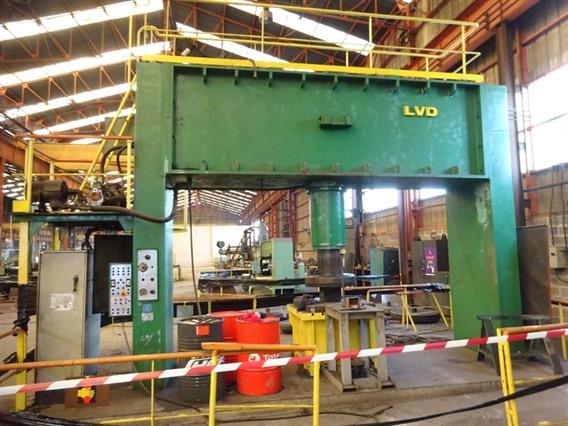 LVD CN 400 ton dish end forming