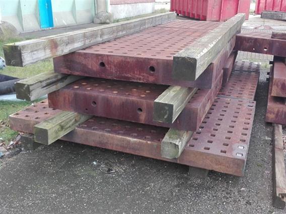 Large clamping table 13 000 x 4000 mm