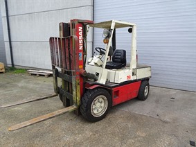 Nissan 3 ton, Rollend materiaal - Heftrucks - Telescoop kranen - Vorklift - Trailers