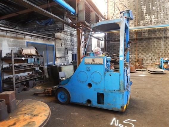 Dango & Dienenthal 1 ton forging manipulator