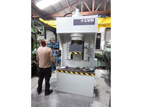 LVD 160 ton, C-frame enkelkolompersen