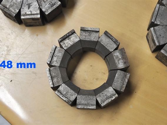 Tube reducing machine