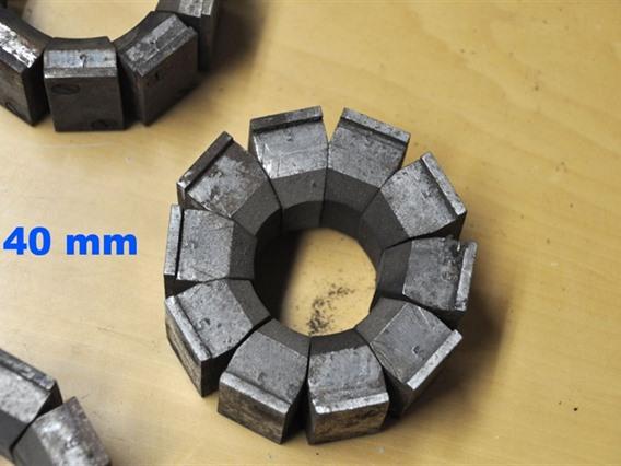 Tube reducing machine