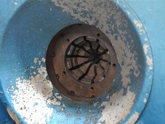 Tube reducing machine