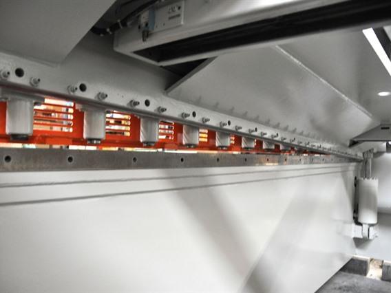 LVD HST-C 3100 x 6 mm CNC